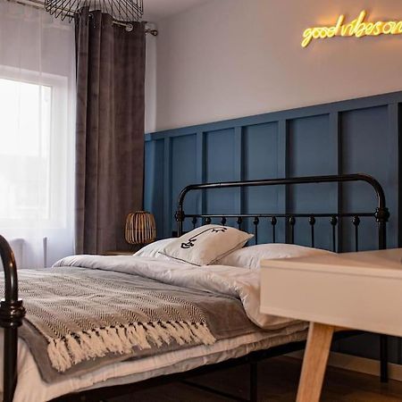 Blue Moon. Cozy Apartment Near Iulius Mall Cluj-Napoca Eksteriør billede